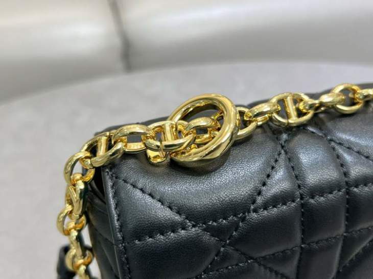 Picture of Dior Handbags _SKUfw239222333fw